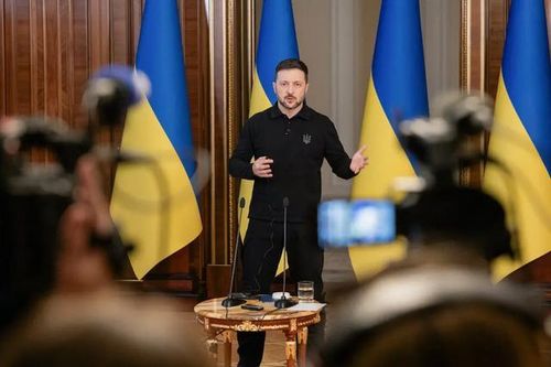 Biểu tình nổ ra ở Ukraine phản đối luật mới gây tranh cãi, ông Zelensky nói gì?