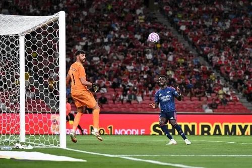 Arsenal đánh bại AC Milan, Saka ghi bàn quyết định