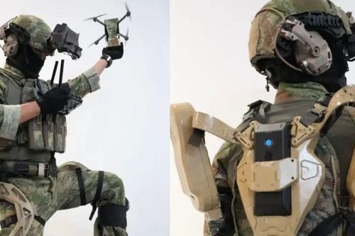 Trung Quốc trình làng bộ đồ robot chiến đấu hỗ trợ binh sĩ