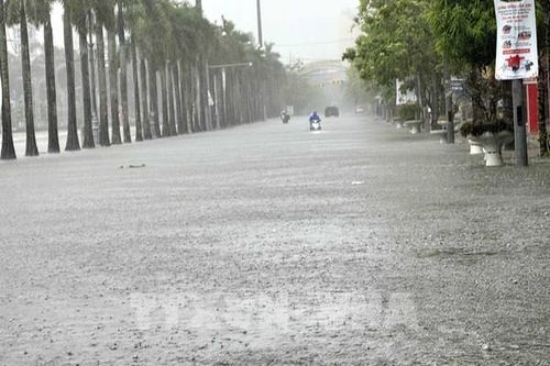 Thanh Hóa xuyên đêm khôi phục nước sinh hoạt trở lại cho người dân
