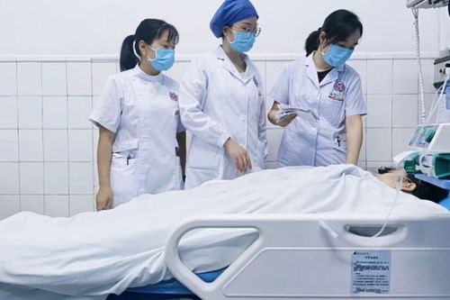 Sử dụng thuốc nhuận tràng trong hai tuần liền để mặc vừa chiếc váy sinh nhật, cô gái 16 tuổi nguy kịch