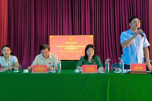 Tổ đại biểu số 5 HĐND tỉnh tiếp xúc cử tri xã Nậm Nèn