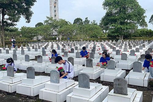 Ra quân Ngày cao điểm xây dựng Nông thôn mới và Chủ nhật xanh lần IV năm 2025