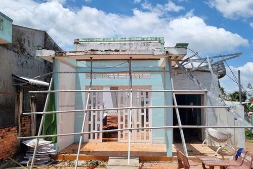 105 căn nhà bị thiệt hại do giông lốc