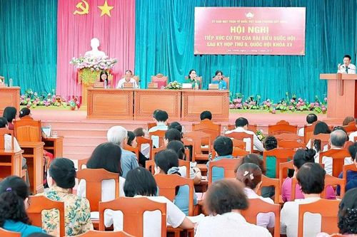 Phó Thủ tướng Chính phủ Hồ Đức Phớc tiếp xúc cử tri phường Quy Nhơn