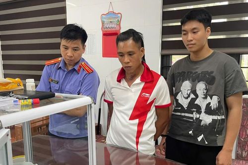 Công an xã Bát Xát bắt 3 đối tượng có hành vi sử dụng, mua bán trái phép chất ma túy