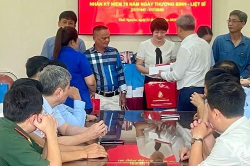 Công ty CP Gang thép Thái Nguyên tri ân người có công với cách mạng