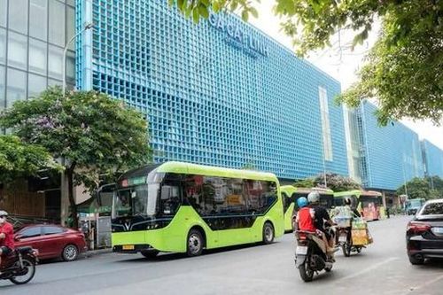 Hà Nội thúc đẩy chuyển đổi phương tiện giao thông 'xanh'