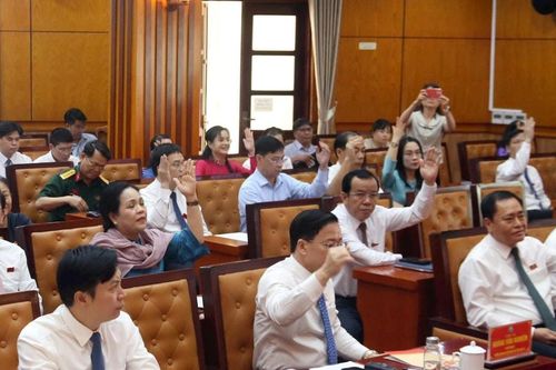 Lạng Sơn: Chất vấn về tiến độ dự án điện gió