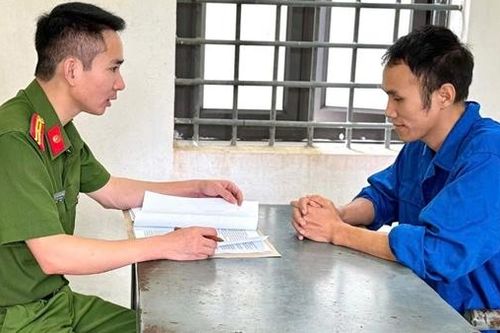 Nhiều chủ xe ô tô bị đối tượng lừa đảo thu tiền 'bao luật' khi tham gia giao thông