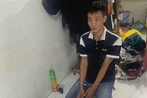 Nam thanh niên giấu súng ở phòng trọ để... phòng thân