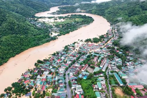 Hàng trăm ngôi nhà tại Tương Dương - Nghệ An chìm trong biển nước