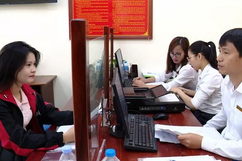 Hỗ trợ người dân làm thủ tục đất đai hiệu quả