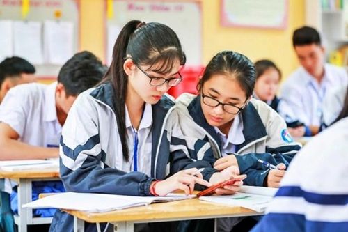 Sau 5 năm lại bàn chuyện cấm điện thoại trong lớp học