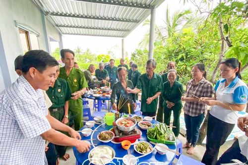 Ấm tình ngày giỗ đồng đội