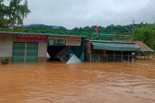 Bão số 3 và mưa lũ làm 1 người mất tích, 420 căn nhà hư hỏng