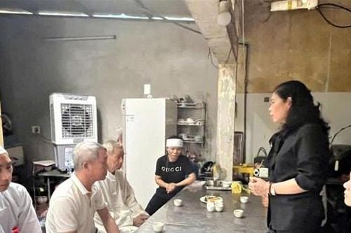MTTQ Việt Nam TP Hà Nội thăm hỏi gia đình nạn nhân trong vụ lật tàu trên vịnh Hạ Long
