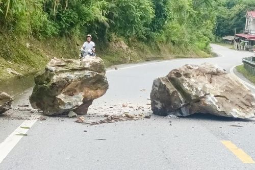 Thanh Hóa: Sạt lở đá tại nhiều xã miền núi