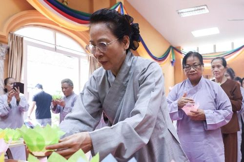 Xúc động lễ tưởng niệm và nguyện cầu quốc thái dân an