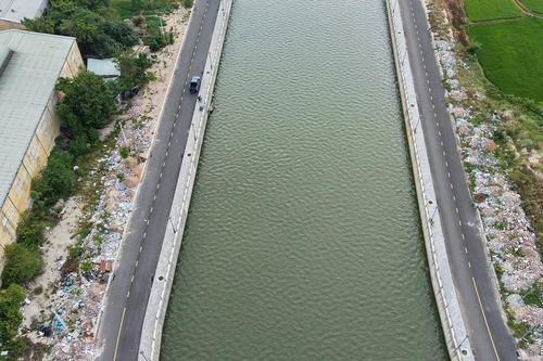 Gia Lai: Yêu cầu xử lý tình trạng rác thải khu vực đường ven sông Dinh