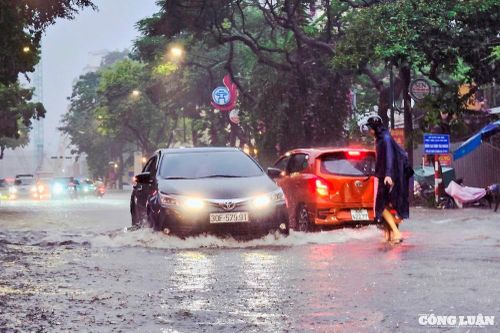 Hà Nội cảnh báo nguy cơ ngập lụt, sạt lở tại nhiều khu vực ven sông Bùi, sông Tích, sông Đáy