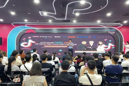 Quan tâm, phát huy vai trò của thanh niên trong chuyển đổi số