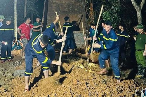 Kịp thời gia cố đê sông Nhơm, xã Triệu Sơn, tỉnh Thanh Hóa