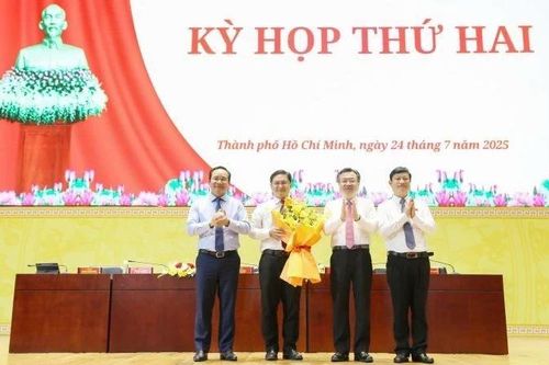 Đồng chí Nguyễn Mạnh Cường giữ chức Phó Chủ tịch Ủy ban nhân dân Thành phố Hồ Chí Minh