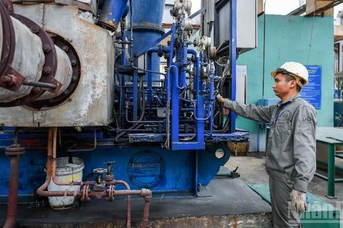 Thủ tướng chỉ đạo xử lý các vướng mắc pháp lý cản trở hoạt động sản xuất, kinh doanh