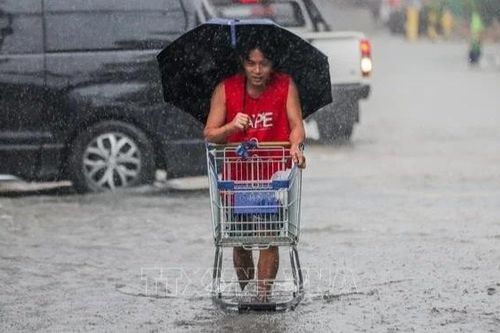 Philippines đóng cửa trường học do ảnh hưởng từ 2 cơn bão