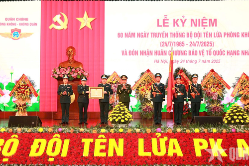 Bộ đội Tên lửa Phòng không kỷ niệm 60 năm Ngày truyền thống