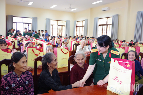 Phụ nữ Quân đội lan tỏa tinh thần tri ân