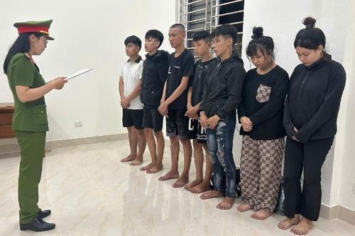 Khởi tố nhóm đối tượng 'truy sát' đối thủ trong đêm khiến 1 người tử vong