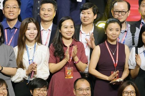 Trí thức trẻ Việt Nam: 'Chúng tôi chỉ mong được góp một bàn tay nhỏ bé để xây dựng đất nước'