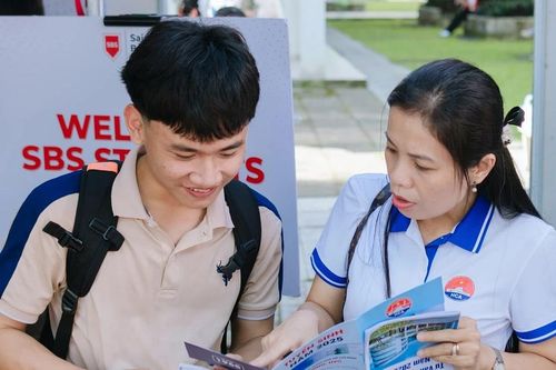 Học viện Cán bộ TPHCM lấy điểm sàn cao nhất ở ngành Luật