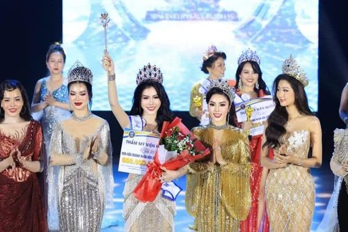 Hồ Thanh Tuyền đăng quang Hoa hậu Doanh nhân hòa bình Trái đất 2025