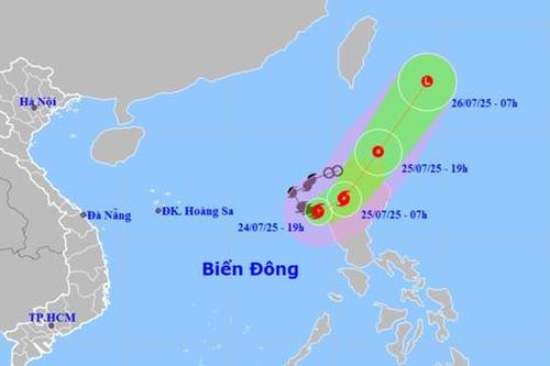 Bão số 4 giật cấp 12 ở Bắc Biển Đông