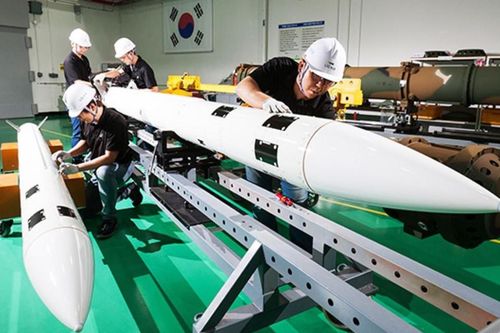 Hàn Quốc trình làng 'át chủ bài' AI: Tên lửa mô-đun mới diệt radar, UAV, tàu chiến