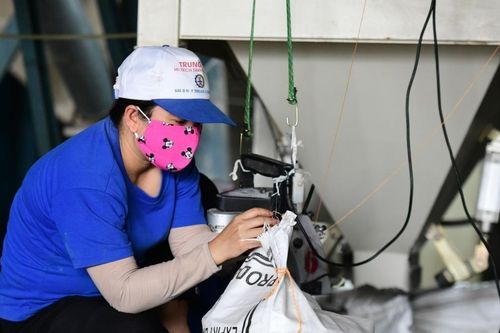 DN lúng túng in nhãn bao bì vì chưa đổi được giấy phép kinh doanh theo địa chỉ mới