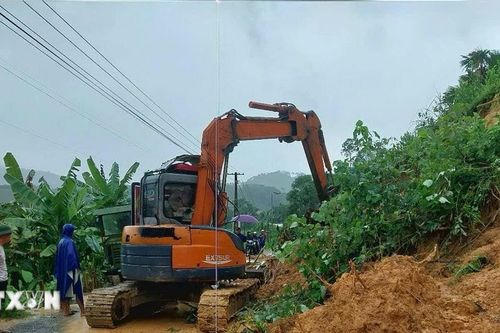 Thanh Hóa: Bất ngờ sạt lở hàng nghìn mét khối đá tại xã biên giới Sơn Thủy