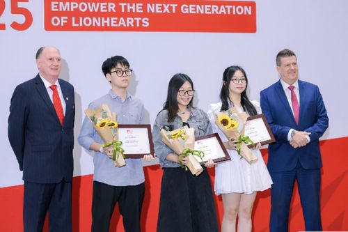 Đòn bẩy hấp dẫn cho thí sinh chọn đại học chất lượng quốc tế, học phí 'nội địa'