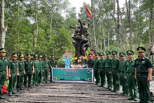 Tuổi trẻ Bộ đội Biên phòng TP Hồ Chí Minh về nguồn tại Chiến khu Rừng Sác