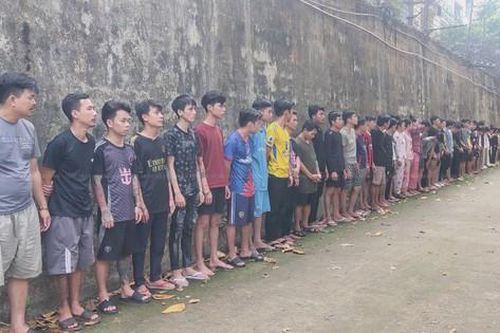 Khởi tố hàng trăm đối tượng sau đột kích 3 quán bar tại TP.HCM