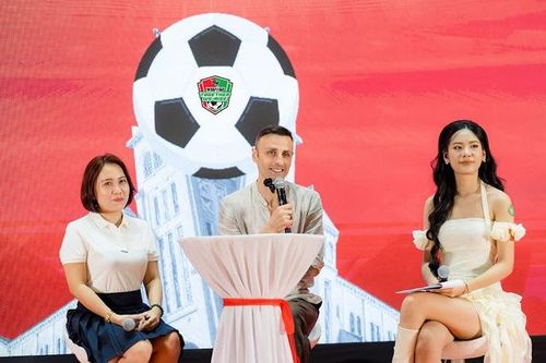 Dimitar Berbatov tái ngộ fan Việt tại sự kiện 'Together We Rise'