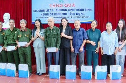 Lãnh đạo Hội LHPN Việt Nam tri ân các liệt sĩ, người có công với cách mạng tại Vị Xuyên, Tuyên Quang