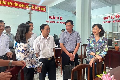 Phó Chủ tịch UBND tỉnh An Giang Nguyễn Thị Minh Thúy khảo sát tại xã Sơn Kiên và Mỹ Thuận