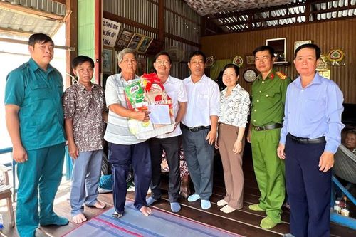 Nhiều địa phương tri ân người có công, gia đình chính sách