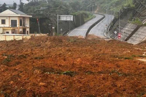 Công bố tình huống khẩn cấp về thiên tai tại khu vực trạm thu phí BOT Lào Cai - Sa Pa