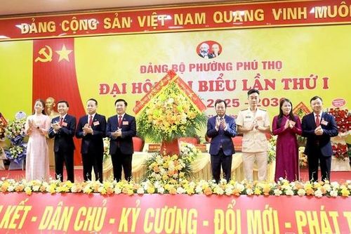 Chủ tịch HĐND tỉnh Bùi Văn Quang dự, chỉ đạo Đại hội Đảng bộ phường Phú Thọ lần thứ I