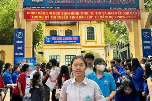 Hà Nội bổ sung hơn 1.100 học sinh vào lớp 10 công lập